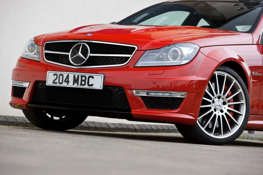  Mercedes-Benz C63 AMG Saloon 2013 года  (фото 12 из 22)